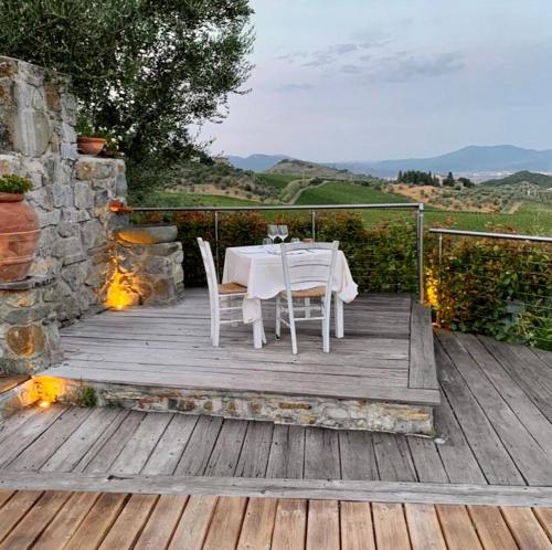 Zdjęcie z galerii obiektu Room in BB - Room overlooking the vineyards and Florence w mieście Carmignano