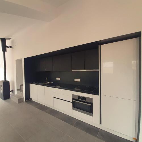  Rabais 57-58 -  Room  picture :   Private bathroom    Flat-screen TV   