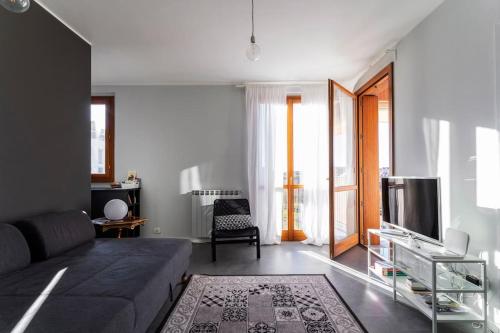 BLACK & WHITE flat in Naviglio/ porta Genova