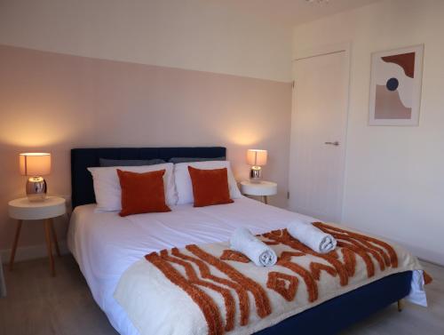 Sheffield 3-bedroom house with free street parking Image
