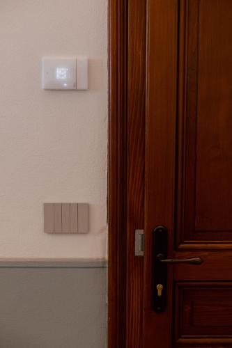 a close up of a door in a room at Residence Kalipè in Alagna Valsesia