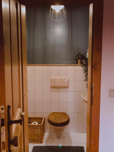Ein Badezimmer in der Unterkunft Gut Pirchnerbichl