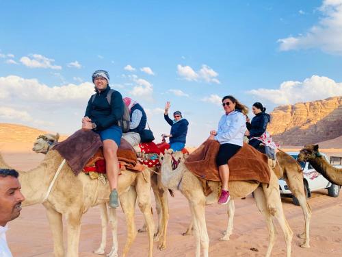 Επισκέπτες που μένουν στο Panorama Wadi Rum