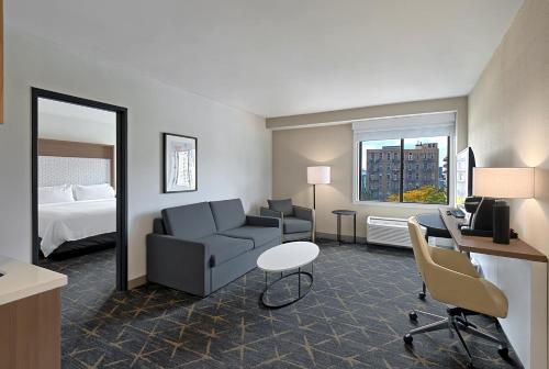 Гостиная зона в Holiday Inn Hotel & Suites Chicago - Downtown by IHG