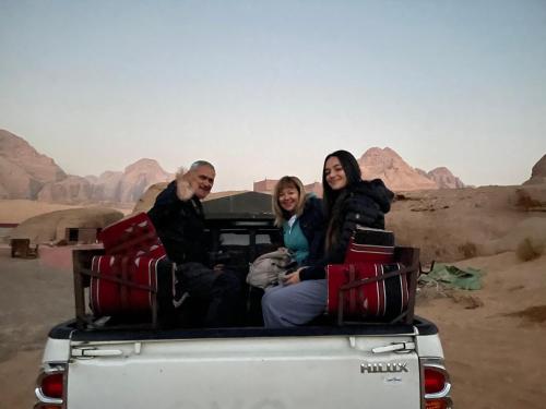 Tetamu yang menginap di Zarb Desert Camp