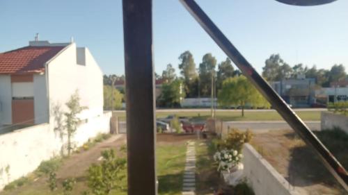 Aussicht aus einem Fenster eines Hauses in der Unterkunft El Boulevard in Viedma