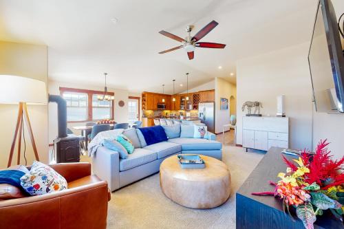 250 Cozens Point Circle #J-301 – Photos 2