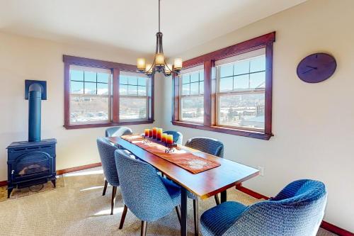 250 Cozens Point Circle #J-301 – Photos 3