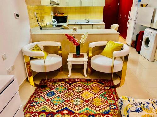 Dapur atau dapur kecil di Marjan Island Beach Apartment