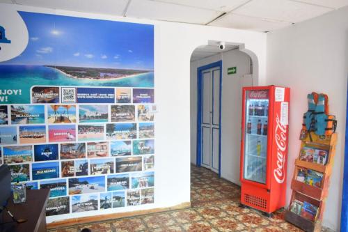 Un certificado, premio, letrero u otro documento en Hosting and Travel Services 420
