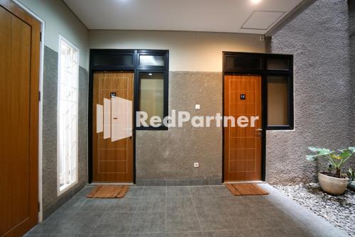 Fotografie z fotogalerie ubytování Tomang Gelong Guest House Syariah Mitra RedDoorz v destinaci Jakarta