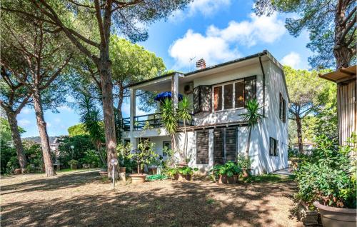Amazing apartment in Lacona - Capoliveri with 2 Bedrooms and WiFi