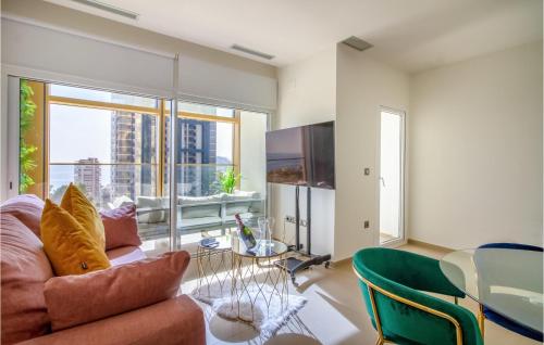 Μια τηλεόραση ή/και κέντρο ψυχαγωγίας στο 1 Bedroom Nice Apartment In Benidorm