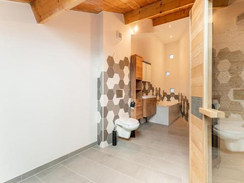 Ένα μπάνιο στο Holiday Home in Goirle near Efteling Park