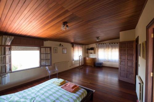 Ένα ή περισσότερα κρεβάτια σε δωμάτιο στο House - 3 Bedrooms with Pool WiFi and Sea views - 7428