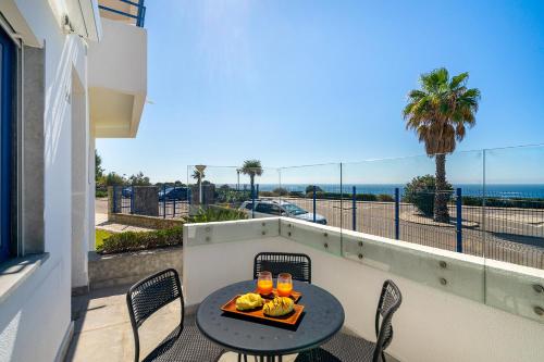 WHome Cascais Coastline Atlantic Gardens w/AC, Parking & Sea View