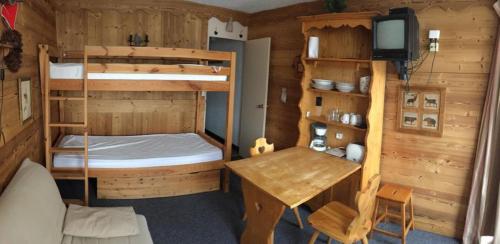 Photo de la galerie de l'établissement Studio with terrace view on Mont-Blanc, à La Plagne