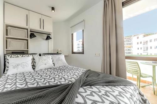 Tenerifeopenhome Central corner relax, wifi, breakfast, beach Los Cristisnos