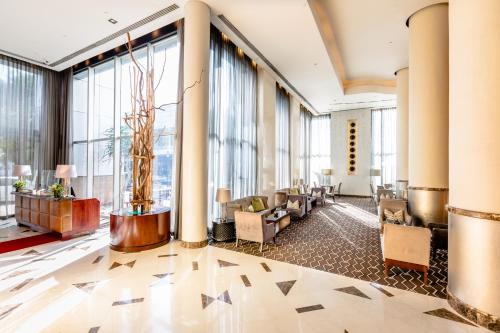Posezení v ubytování InterContinental Johannesburg OR Tambo Airport Hotel by IHG