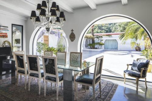 Impressive Ibiza Villa El Zafiro 6 Bedrooms Private Gym & Views