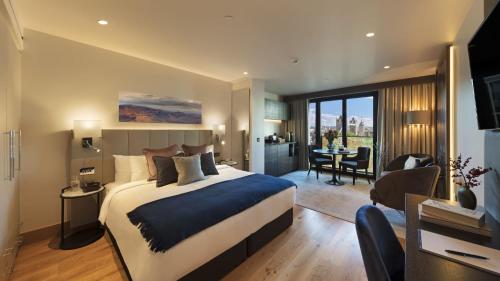 Tower Suites by Blue Orchid Image