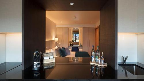 Tower Suites by Blue Orchid Image