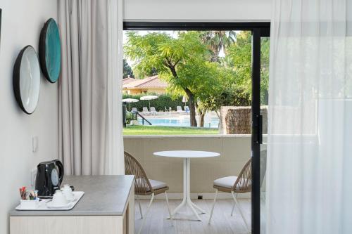  Signature Level Deluxe Pool View Spa Included