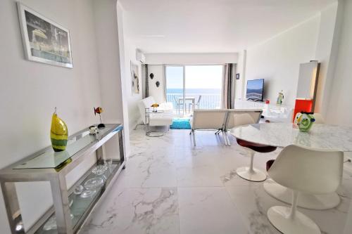 REF 1769 - Cannes - Sea view penthouse for rent