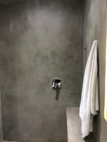 Koupelna v ubytování 1 The Eighteenth, Prince’s Grant Golf Estate