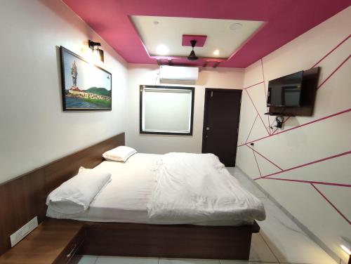 Gallery image of Hotel Sardar Rooms in Garudeshwar