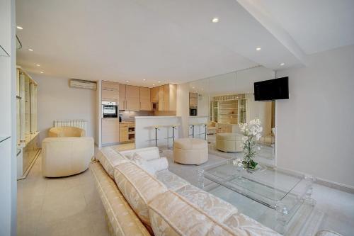REF 1389 - Cannes Center - Apartment for rent