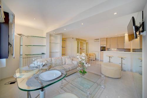 REF 1389 - Cannes Center - Apartment for rent