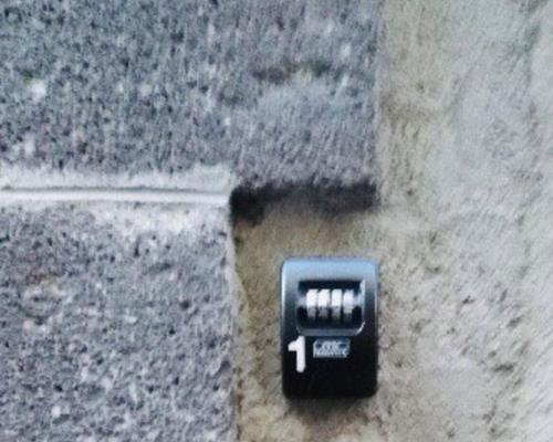 an electrical outlet on the side of a wall at Location F1 neuf centre historique Riom (63) - Puy-de-Dôme, Auvergne in Riom