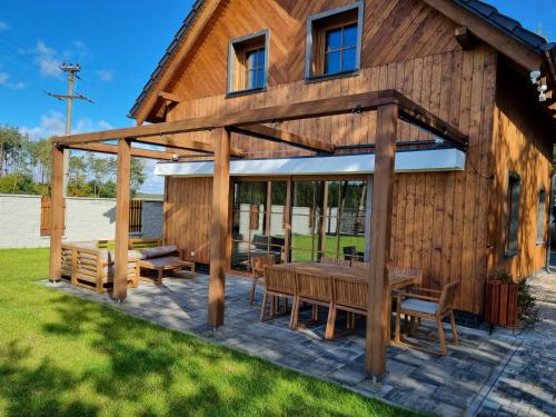 Das Gebäude in dem sich das Ferienhaus befindet