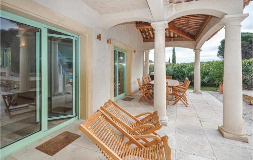 Stunning Home In Saint Raphael