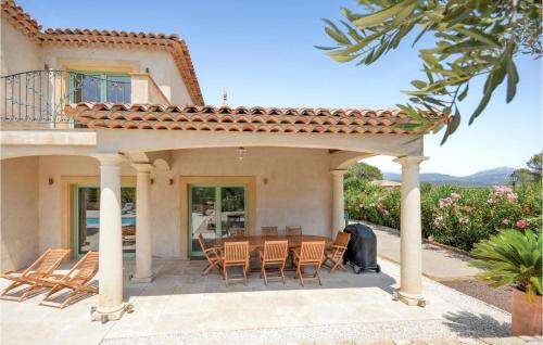 Stunning Home In Saint Raphael