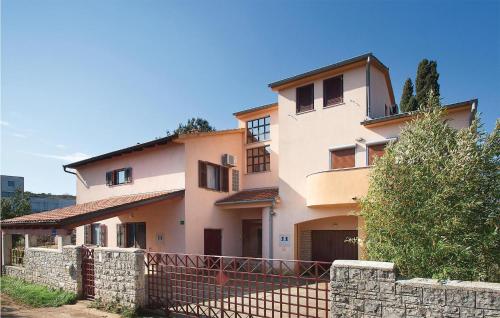 Nice apartment in Pula with 2 Bedrooms