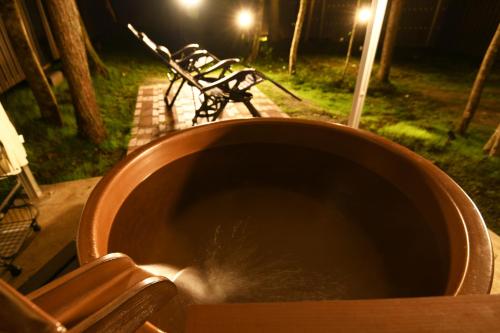 Fotografie z fotogalerie ubytování Fuji Fumoto Forest Hotspring ふもとの森温泉 v destinaci Fudžikawagučiko