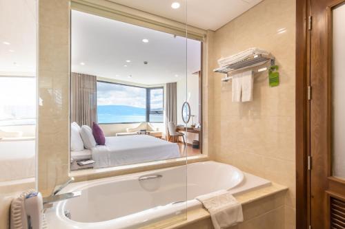 Koupelna v ubytování Rosamia Da Nang Hotel