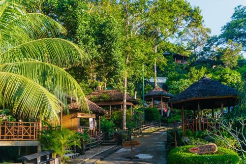 Κήπος έξω από το de Bintan Villa