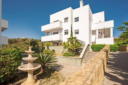 Rock Bay I 2392 beautiful seaview penthouse