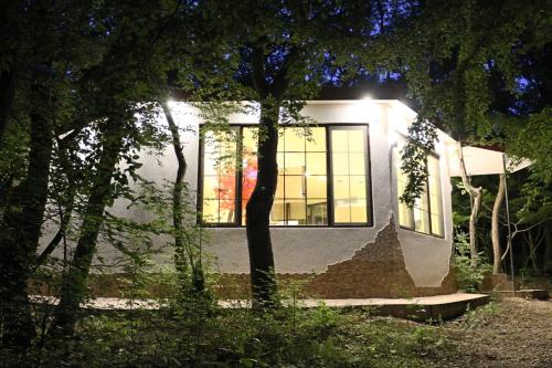 Photo de la galerie de l'établissement Shavit Village Glamping, à Akhatani