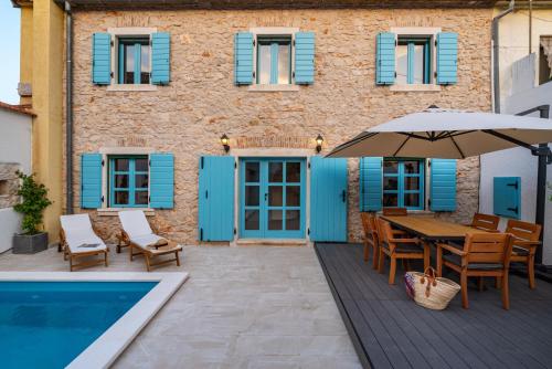 Hidden Gem holiday home with pool