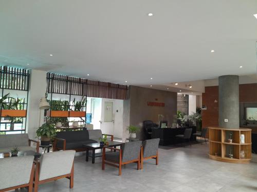 Gallery image of The Green Winotosastro Hotel Yogyakarta in Yogyakarta