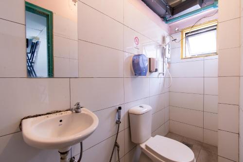 Ein Badezimmer in der Unterkunft Travel Hub Guesthouse