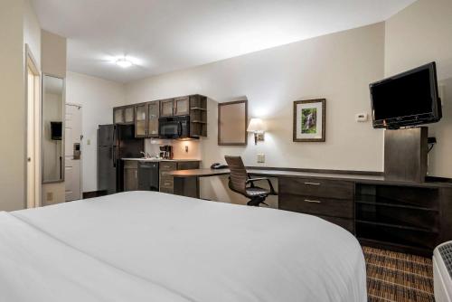 Кухня или мини-кухня в MainStay Suites Denham Springs - Baton Rouge East
