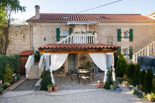 Apartment Kameni dvori