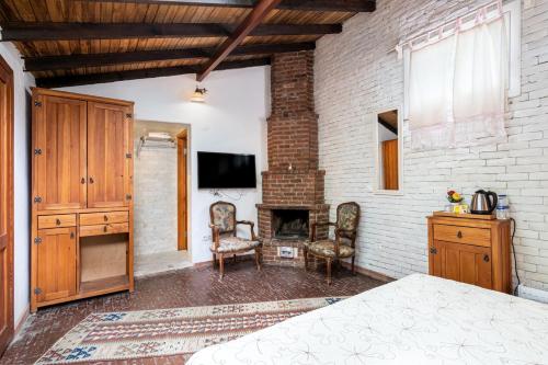 Μια τηλεόραση ή/και κέντρο ψυχαγωγίας στο Ephesus Lodge