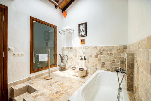 Ένα μπάνιο στο Ephesus Lodge