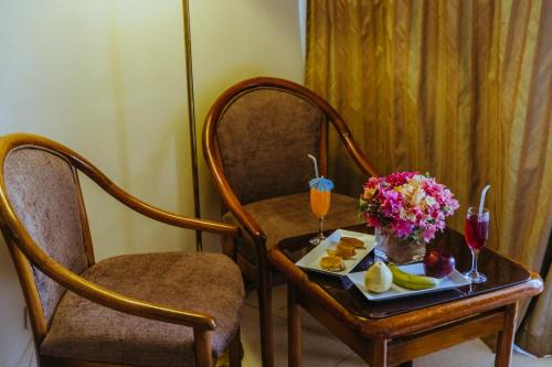 Makanan di atau berdekatan hotel